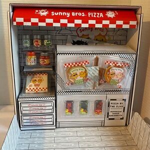 MGA's Mini Verse Make It Mini Pizza Party Set